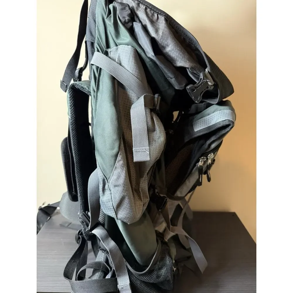 Cabelas 58L Internal Frame Hiking Camping Backpack Detachable Daypack 2 Bladders
